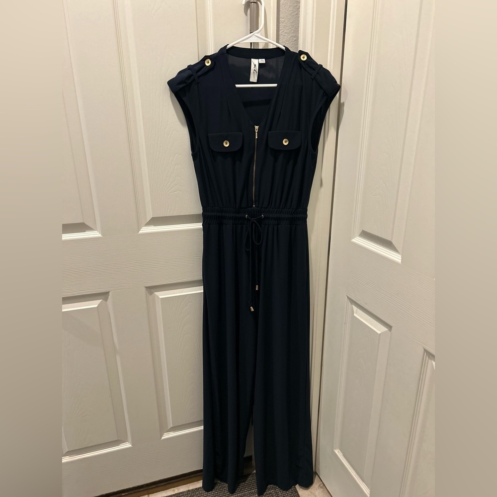 SoHo Navy Jumpsuit Gold Button Detail Wide Leg with Pockets Women’s Size Small - Picture 3 of 6
